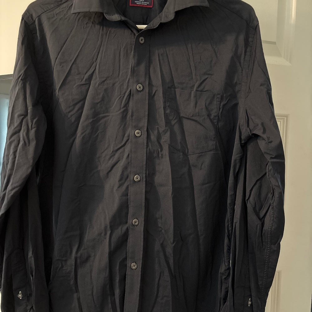 Untuckit Black long sleeve button shirt